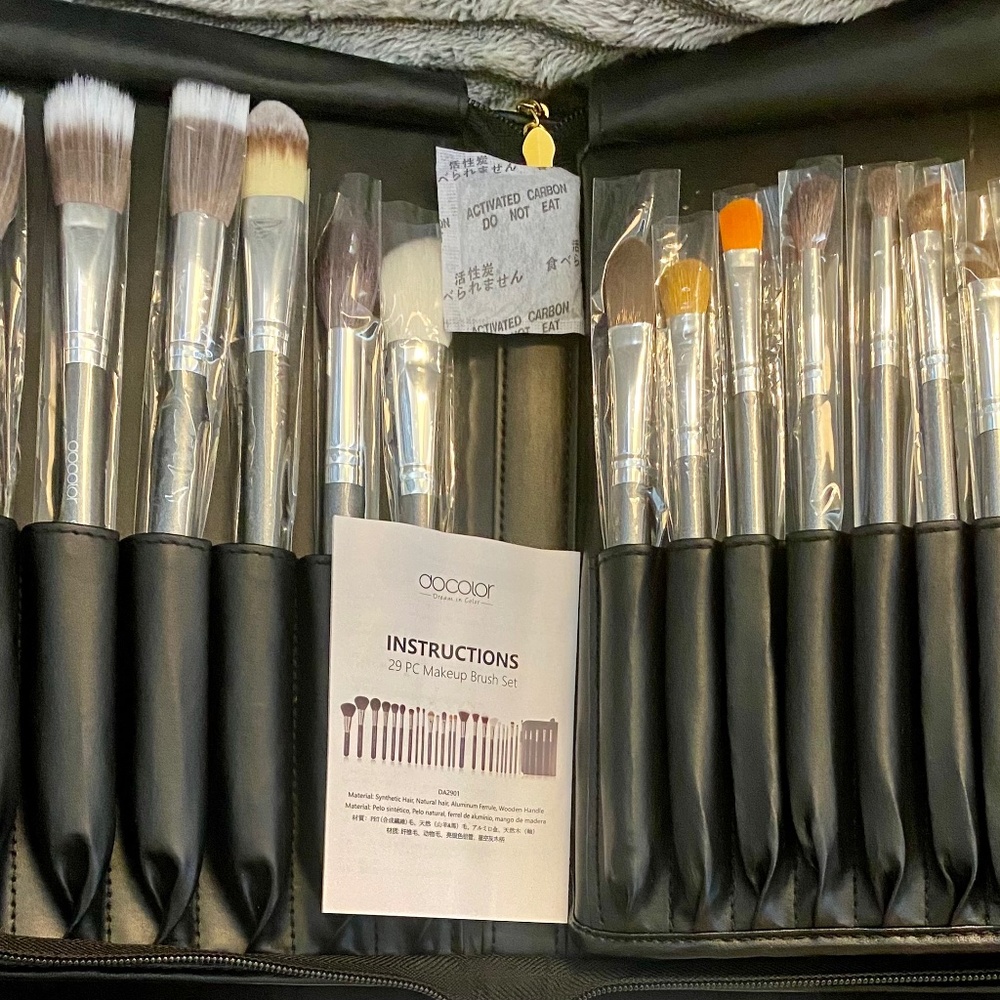 Docolor Professional 29 pc Makeup Brush Set & Case